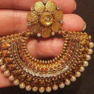 Earring Chandbali